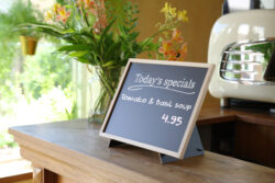 Menutavle med holder, Hendi